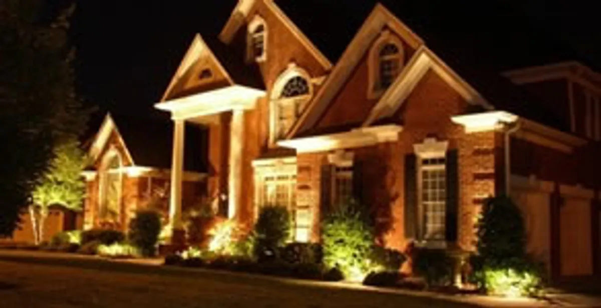 electrician services providing professional exterior electrical lighting in Miami, FL