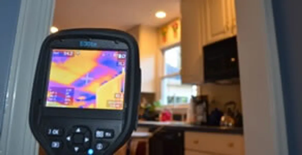 home energy audit service using thermal imaging to evaluate electrical efficiency inside a home in Miami, FL